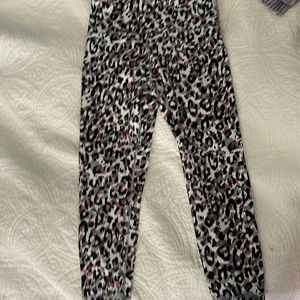 Leopard print leggings no tags no idea of brand